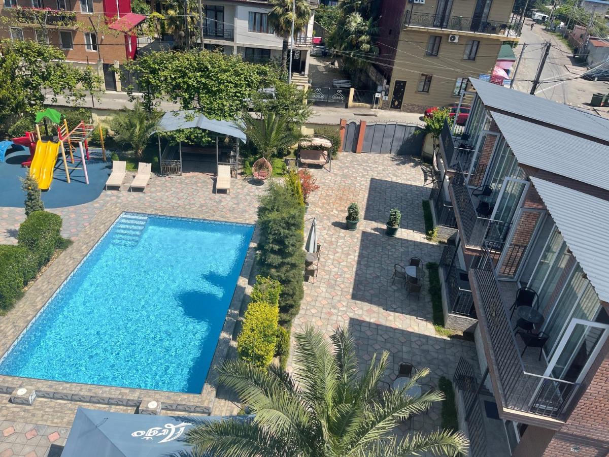 Hotel Buta Batumi Exterior foto
