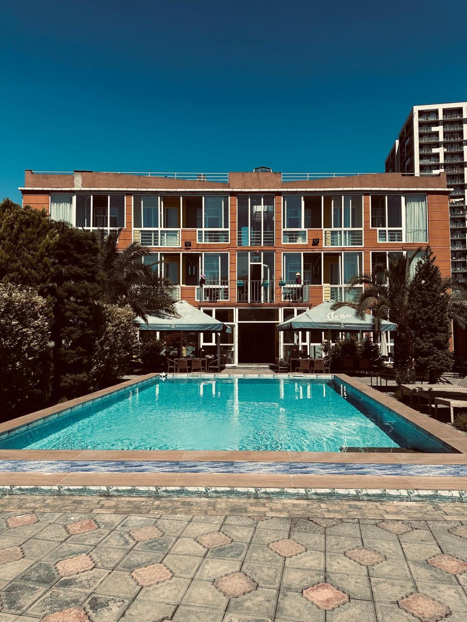 Hotel Buta Batumi Exterior foto
