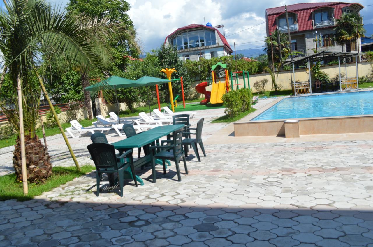 Hotel Buta Batumi Exterior foto